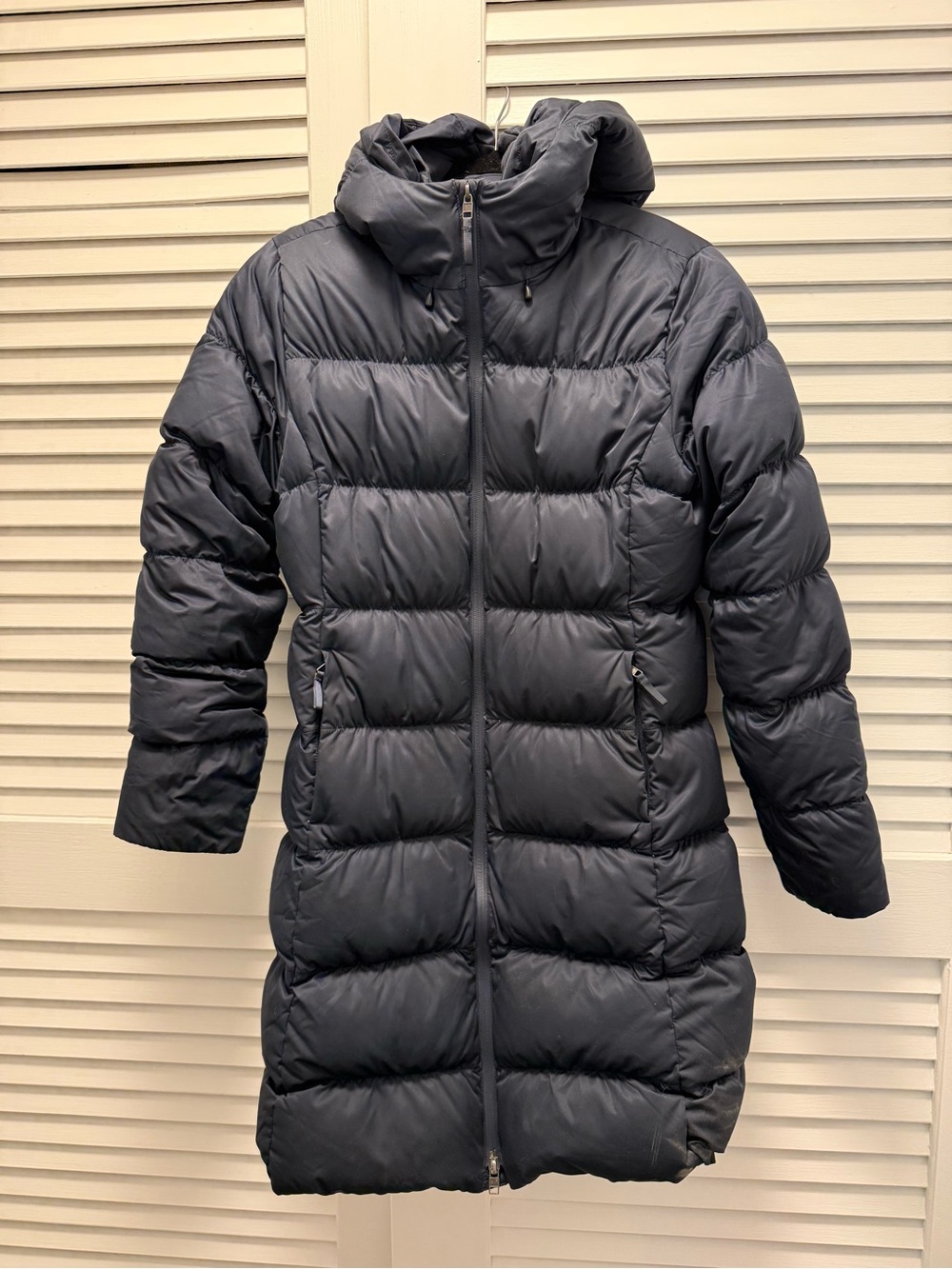 Patagonia Women's Downtown Down Parka Jacket - Navy Blue, Size Medium
